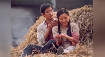 原来她就是靳东的妻子，因戏生情恩爱15年，娶一个贤妻旺三代