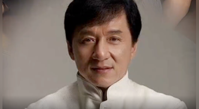 王晶曝成龙被粉丝扇耳光内幕：只为让偶像记住她