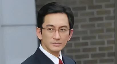 吴启华澳门输光42亿风波，牵出大量明星赌博照，汪峰才是冰山一角