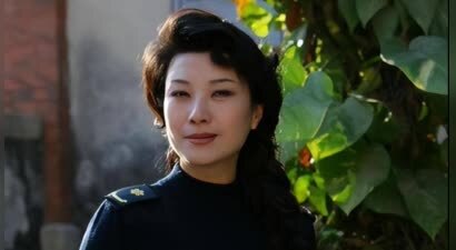 她倾国倾城，却拒绝潜规则，断送前程，如今62岁开创新天地