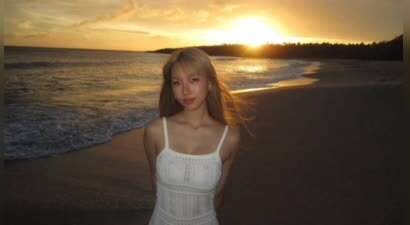 小S大女儿Elly晒金发海边美照 投喂卡皮巴拉心情大好