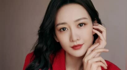 疑似王鸥女儿首曝光，传与何九华复合低调登记，男方年初曾声称没结婚