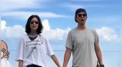 朱亚文一家四口内蒙古出游，俩女儿好高，周一围林家川两家人也在
