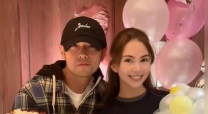 昆凌晒与周杰伦合照庆祝生日