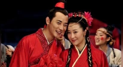昔日演情侣如今演母子，娱乐圈对女演员有多苛刻？
