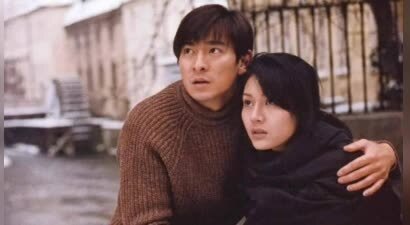 关之琳、李嘉欣去看刘德华演唱会，相差6岁，状态却截然不同