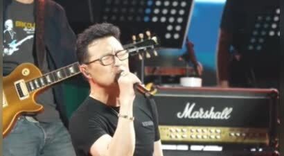 汪峰在音乐节丢大脸！唱歌破音，观众离场，网友却埋怨森林北