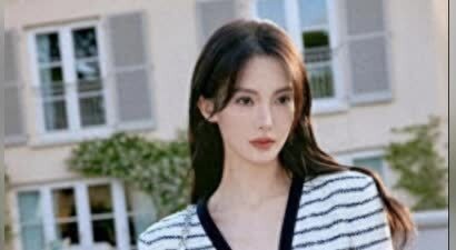 流量绯闻双刃剑，“多情”的金晨，终于迎来了她的出头之日
