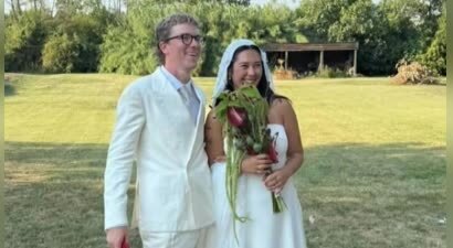 姜文女儿和女婿婚纱照曝光！男方有一头自然卷金发，长相非常一般