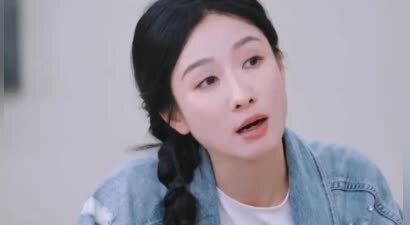 陶昕然离婚后独自带女儿，8岁何陶个头高，而何建泽走事业路线