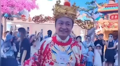 日薪1万8？六旬老戏骨疯狂走穴，疯狂捞钱背后有说不出的苦衷
