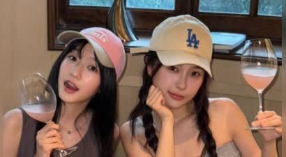 虞书欣晒与朋友上海街头随拍美照