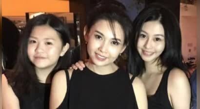邱淑贞女儿24岁生日，穿紧身短裙秀曼妙身姿，皮肤白到发光美炸了