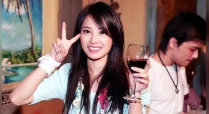 外表是仙女，私下里却是“老酒鬼”的5位女明星，闫妮出人意料