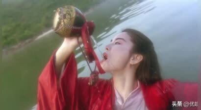 林青霞生图近照曝光，71岁依旧端庄洒脱气质超好，本人超和善