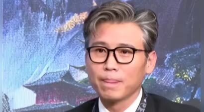 “叔圈顶流”又换人了，50岁可狼可奶，但他是来娱乐圈“闯祸”的