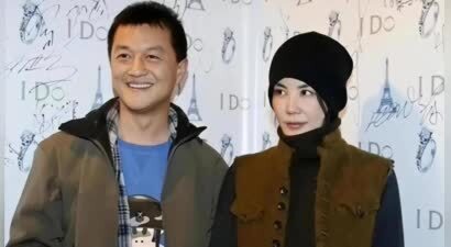 王菲担心的事还是发生了，李亚鹏再曝丑闻，这把火还烧到她的女儿李嫣身上