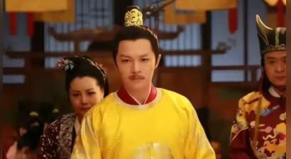 落地的凤凰不如鸡?为养家糊口沦落到景区卖艺，这4位明星太可惜