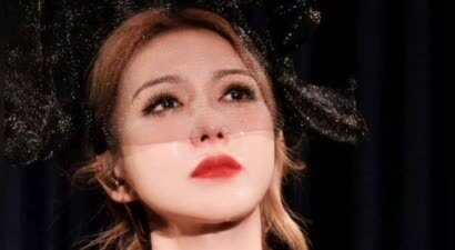 薛凯琪演唱会落泪令人动容