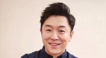 黄渤曾是百亿影帝站在巅峰，如今却被资本冷落缩在角落，发生了什么