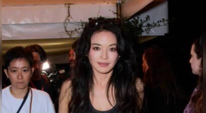 舒淇一身休闲穿搭松弛又明媚