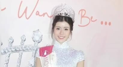 2025年港姐冠军陈咏诗谈删泳装照：希望首秀在舞台