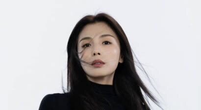 刘涛黑长直戴墨镜皮手套又美又飒