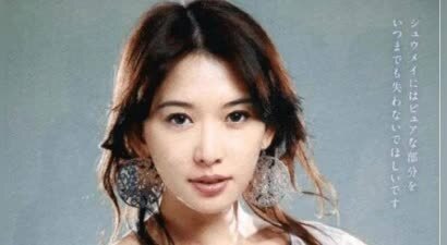 林志玲的跨国婚姻最终选择不得不接受继续工作，被迫工作中的无奈