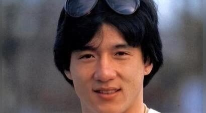 71岁成龙四川买房！一直盯着装修苍老许多，儿子却还像个大学生