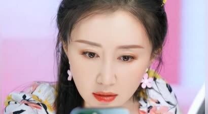 短暂地红了一下！高开低走的3位明星，曾经是顶流现“查无此人”