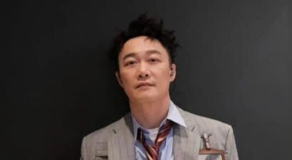 陈奕迅亲生哥哥真实容貌罕见曝光，两人激似双胞胎网友直言难分辨