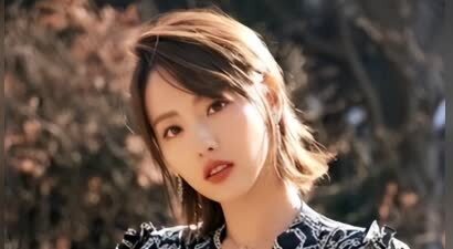 “豪门阔太”张嘉倪：怒推秦岚狂扇场记，曾经住豪宅受尽买超宠爱