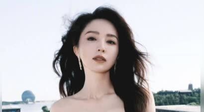 董璇穿白色露肩礼服 女神范十足