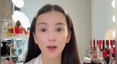 方媛孕晚期挺大肚坚持工作，逛超市给女儿买零食，透露体重才96斤