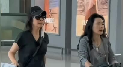 看了62岁何赛飞和60岁刘嘉玲同框，才懂健身与不健身的区别