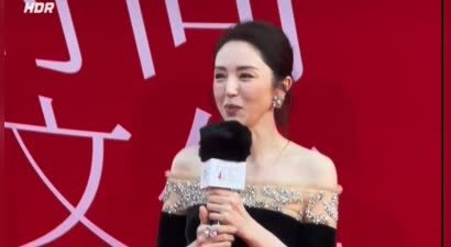 董璇回应与张维伊结婚争议：很感谢大家关心我！