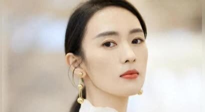 被张默拳打脚踢，嫁大17岁富商的童瑶，如今活成他高攀不起的样子