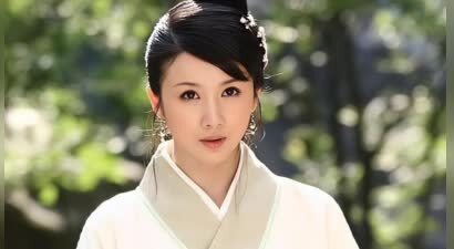 孙菲菲连发9条动态，诉说失败的婚姻，曾做亲子鉴定只为挽回丈夫