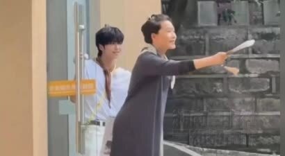 何赛飞暖心喊话粉丝：要过好自己的生活！除了追星，该恋爱就恋爱