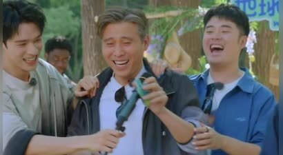 官媒力挺！这次51岁李乃文再破天花板，让辛柏青和整个娱乐圈沉默