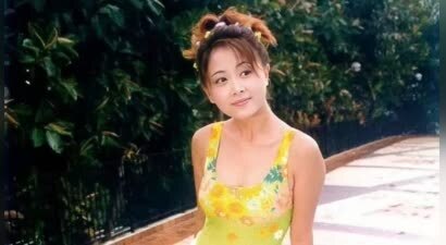 香港知名女星复出拍剧，结婚10几年在家相夫教女，状态冻龄依旧甜美