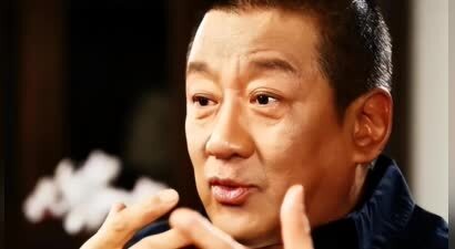 原来他俩是夫妻，一见钟情相爱40年，如今儿子成了他唯一的心病