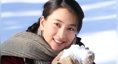 唏嘘马苏！曾凭《甄嬛传》爆红拿视后，陷11年情伤后无戏拍，街头跳舞寻生机