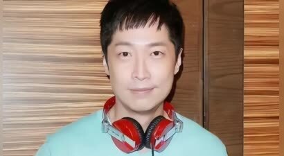他因得罪刘德华被泼粪，被迫离开香港，如今却变成北大硕士