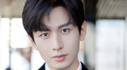 成毅坦言因工作8年未带家人旅行，敬业背后藏遗憾