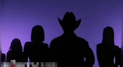 大病初愈仅1月，李连杰联动知名女团跳舞，让人担心的一幕出现了