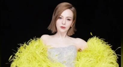 55岁王琳：风情万种，独身一人