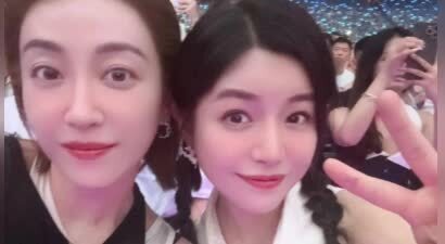 陈妍希陈晓离婚才5个月：一个暴瘦脱相，一个活成“人间水蜜桃”