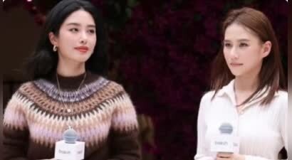 当杨采钰和何超莲同框，才发现人到中年，幸不幸福都写在脸上