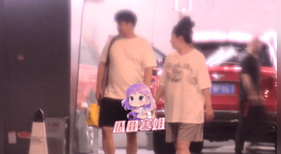 阚清子挺孕肚和老公一起逛街 男方全程拎包好贴心